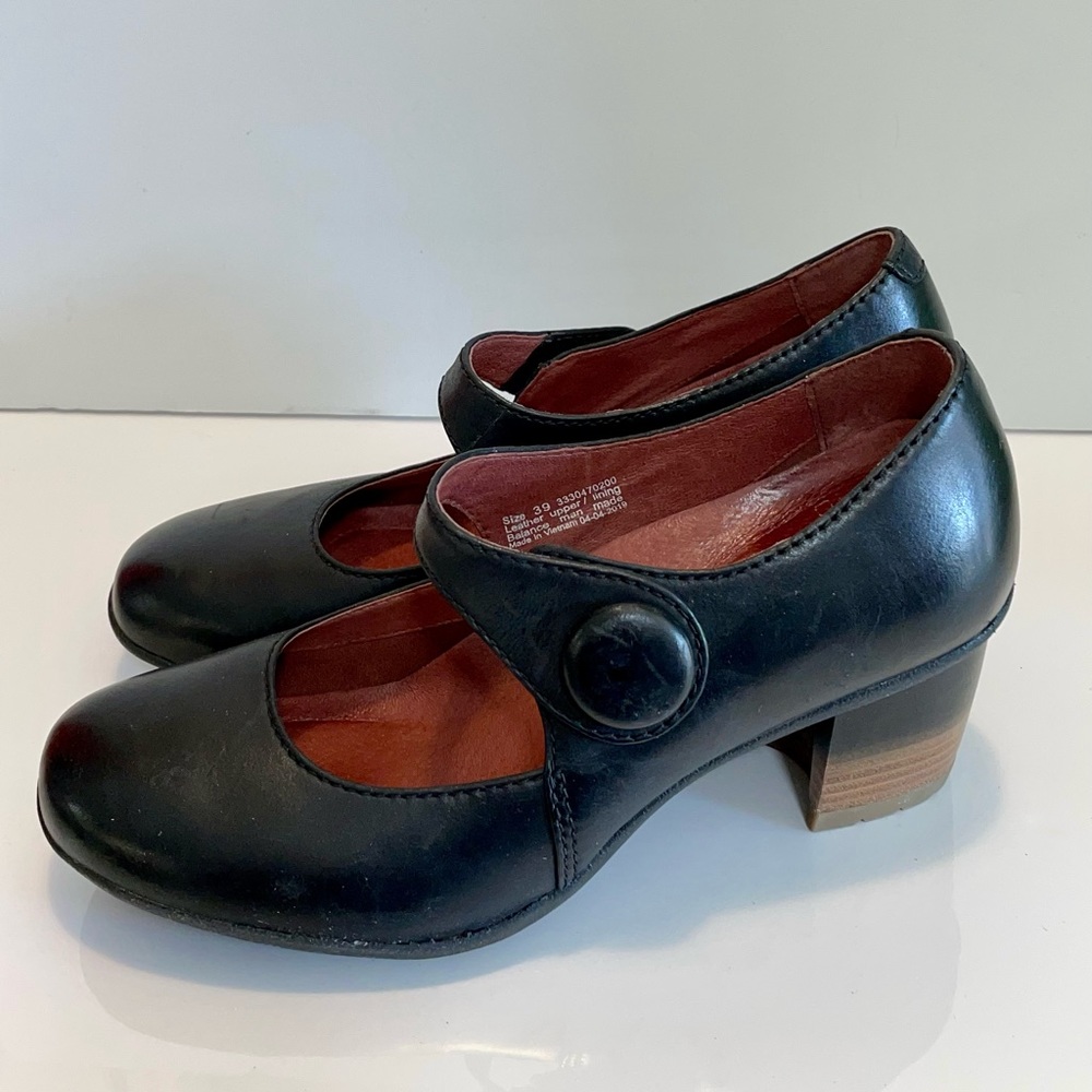 Dansko black leather Mary Jane heels size 39